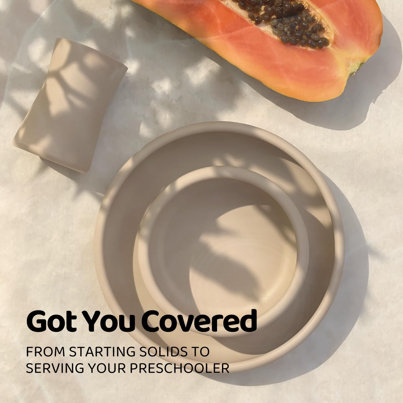 APLAINR silicone feeding set in pink sand designed for self-feeding.