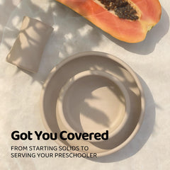 APLAINR silicone feeding set in pink sand designed for self-feeding.