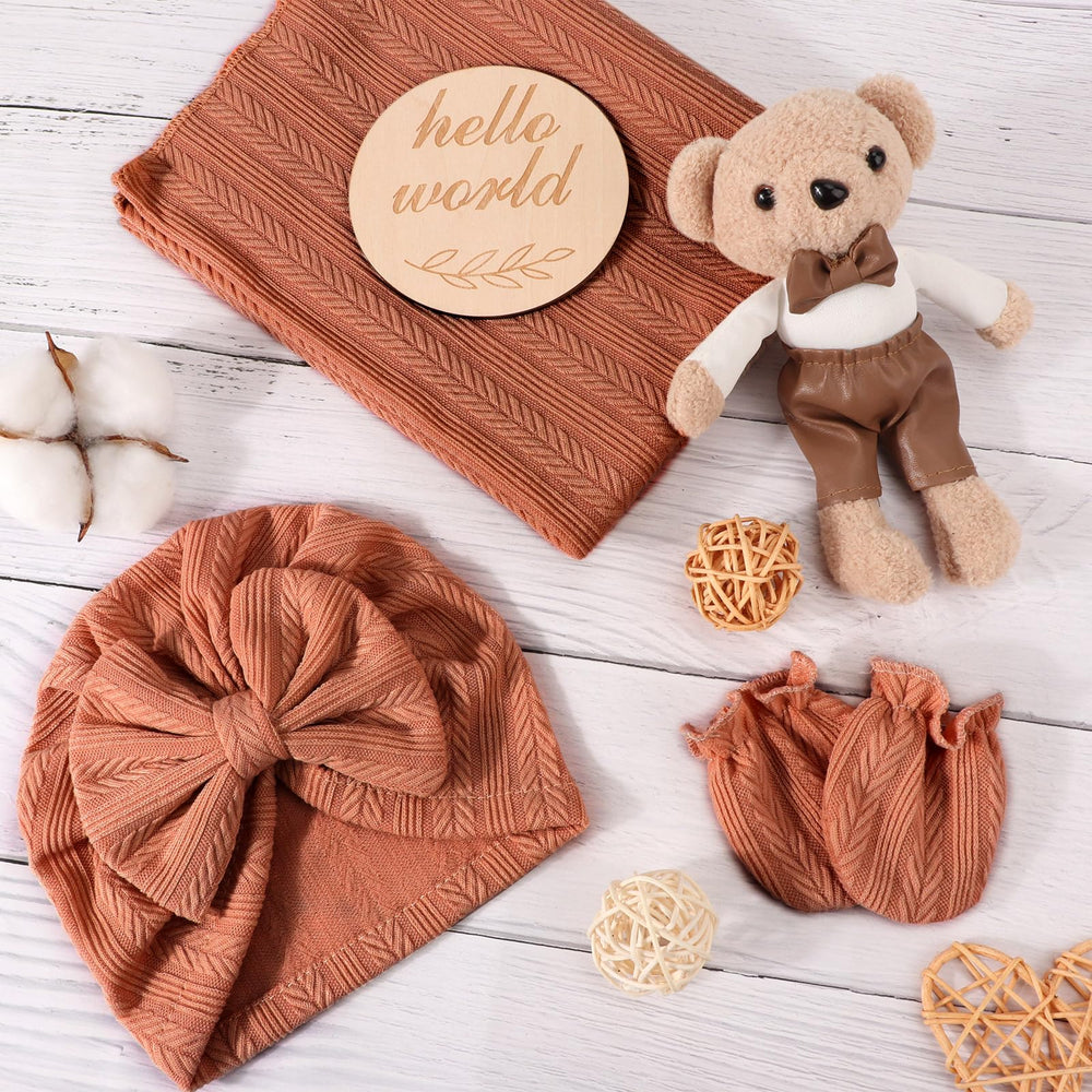 AQOKKA bow hat mittens set adds cute, gentle warmth for baby.