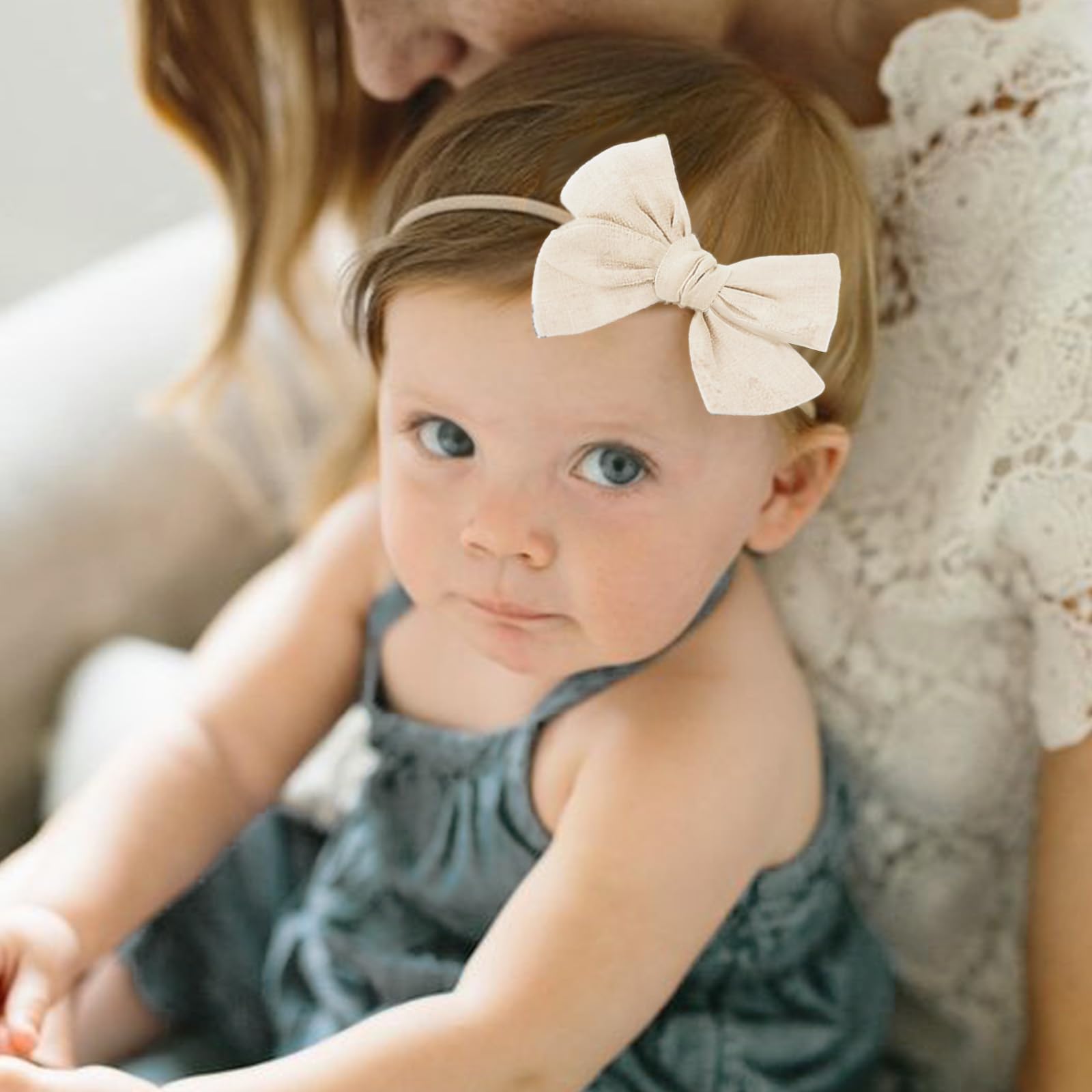 AQOKKA blue lattice headband provides secure stretch and cute detail.