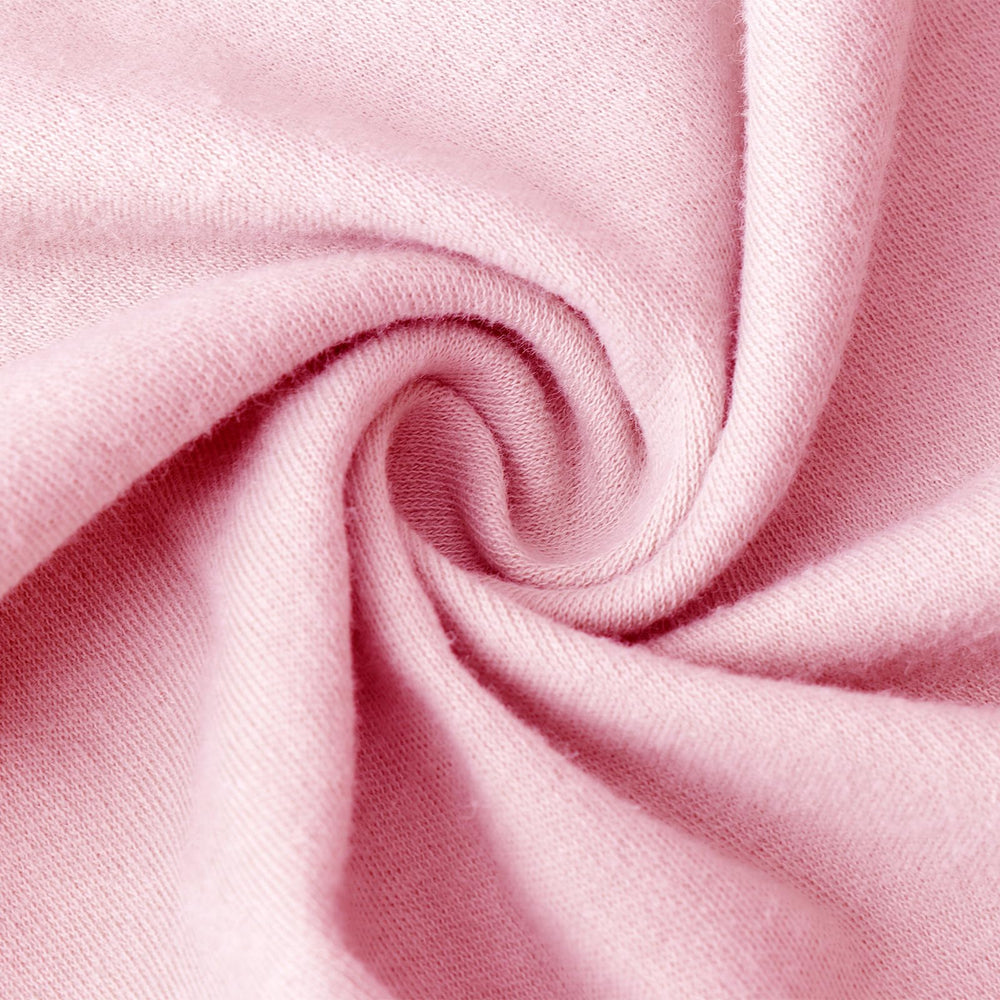AQOKKA gift pack includes three swaddles in coordinating colors for gifting
