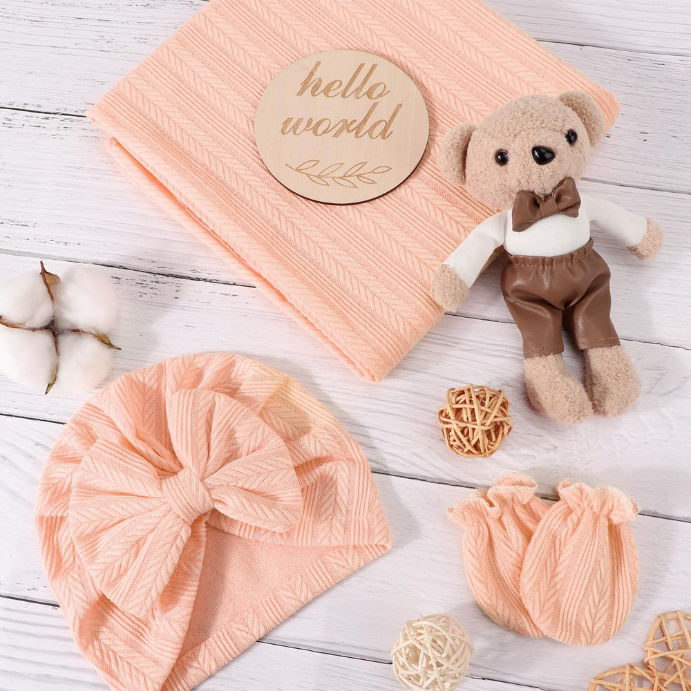 AQOKKA bow hat adds cute detail while keeping baby's head warm.