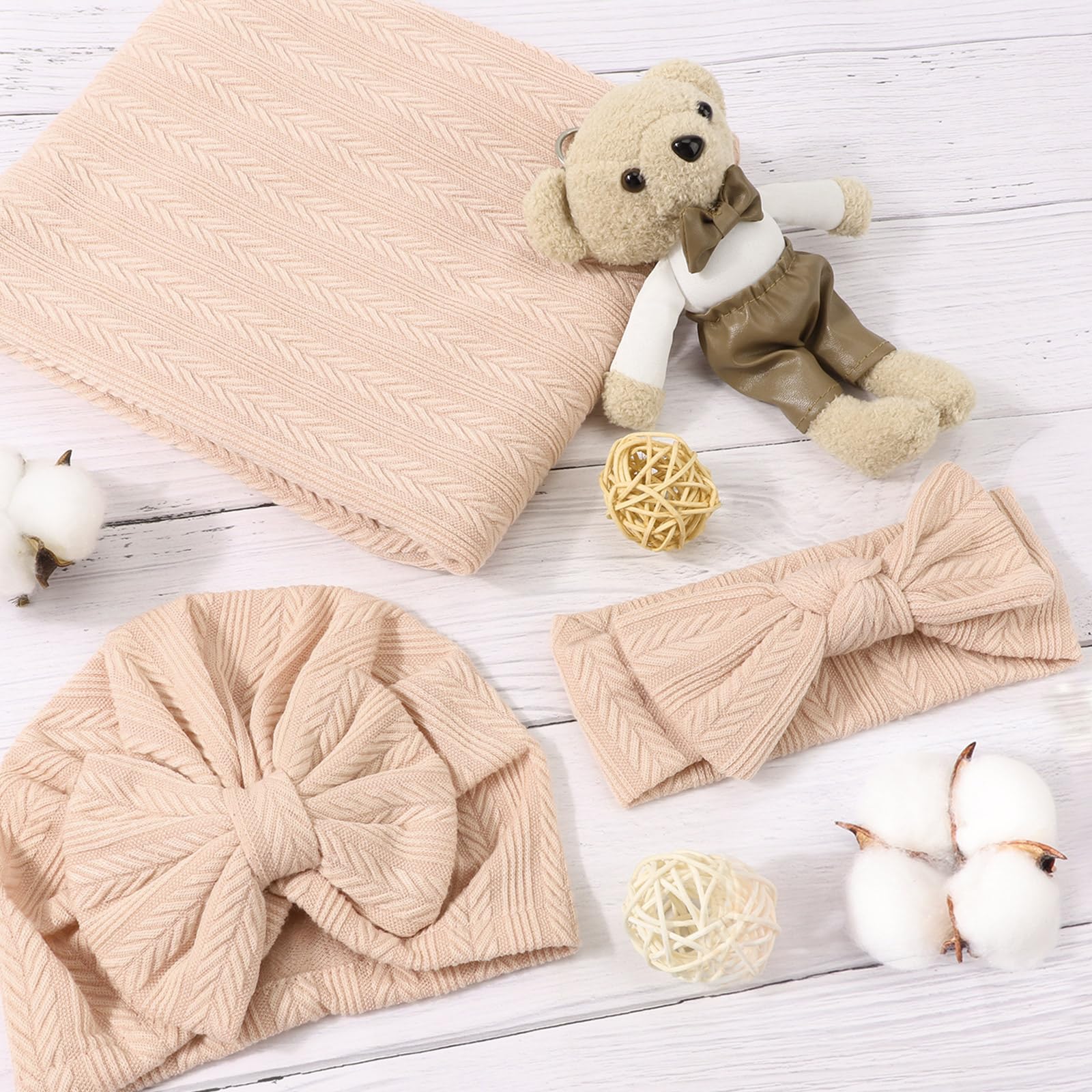 AQOKKA matching hat and mittens set complements the blanket for coordinated nursery looks.