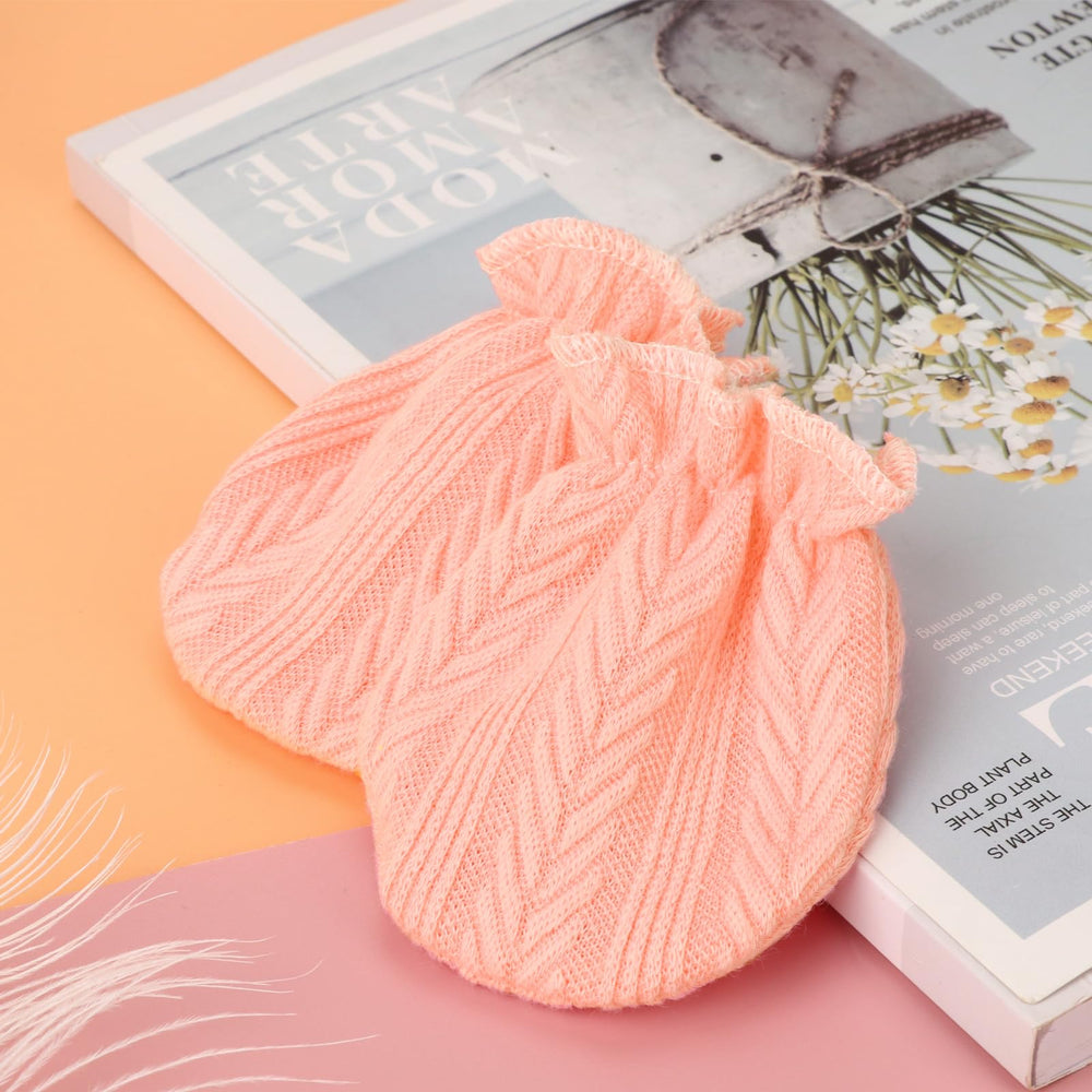 AQOKKA newborn mittens protect tiny hands without bulk.