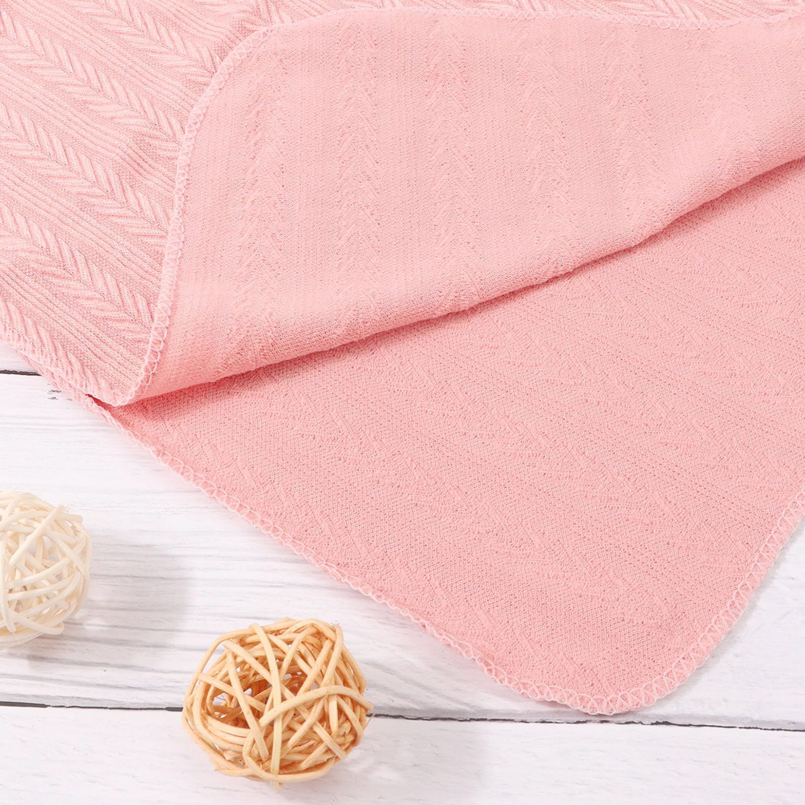 AQOKKA matching newborn mittens keep tiny hands snug and cozy.