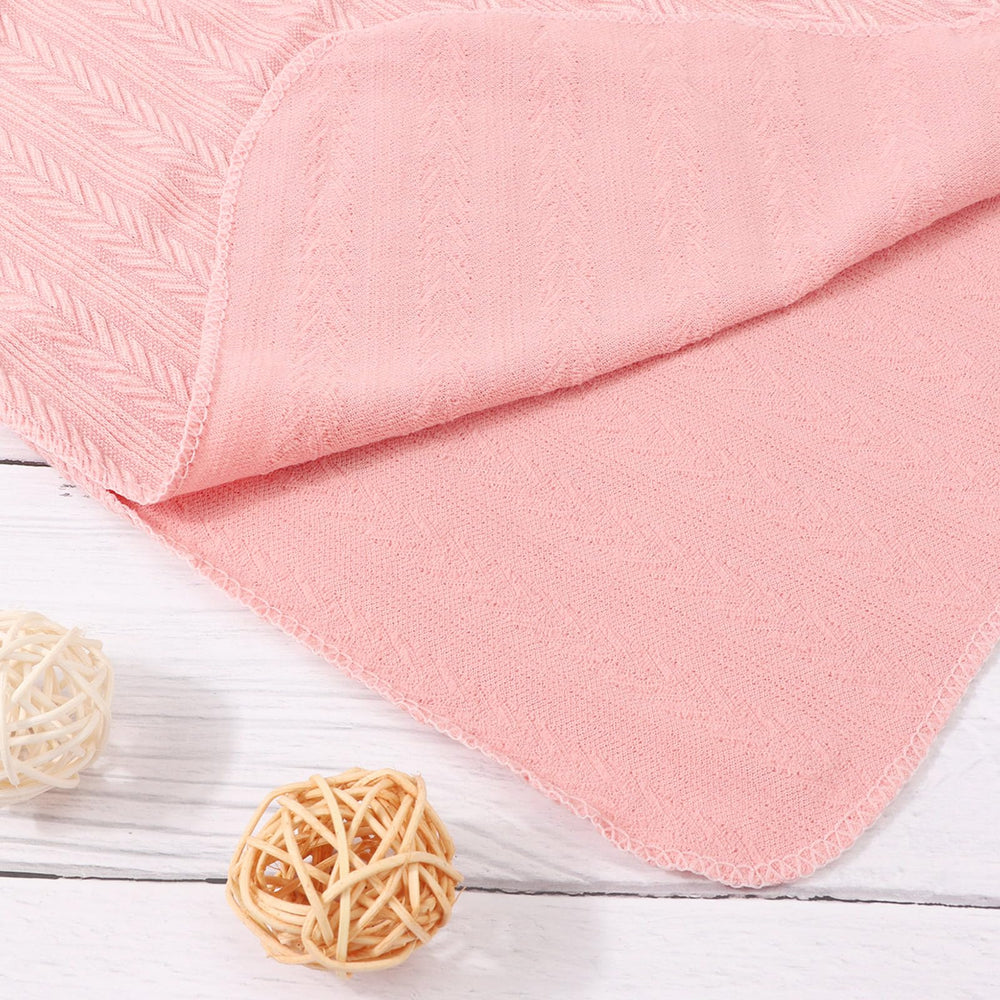 AQOKKA matching newborn mittens keep tiny hands snug and cozy.