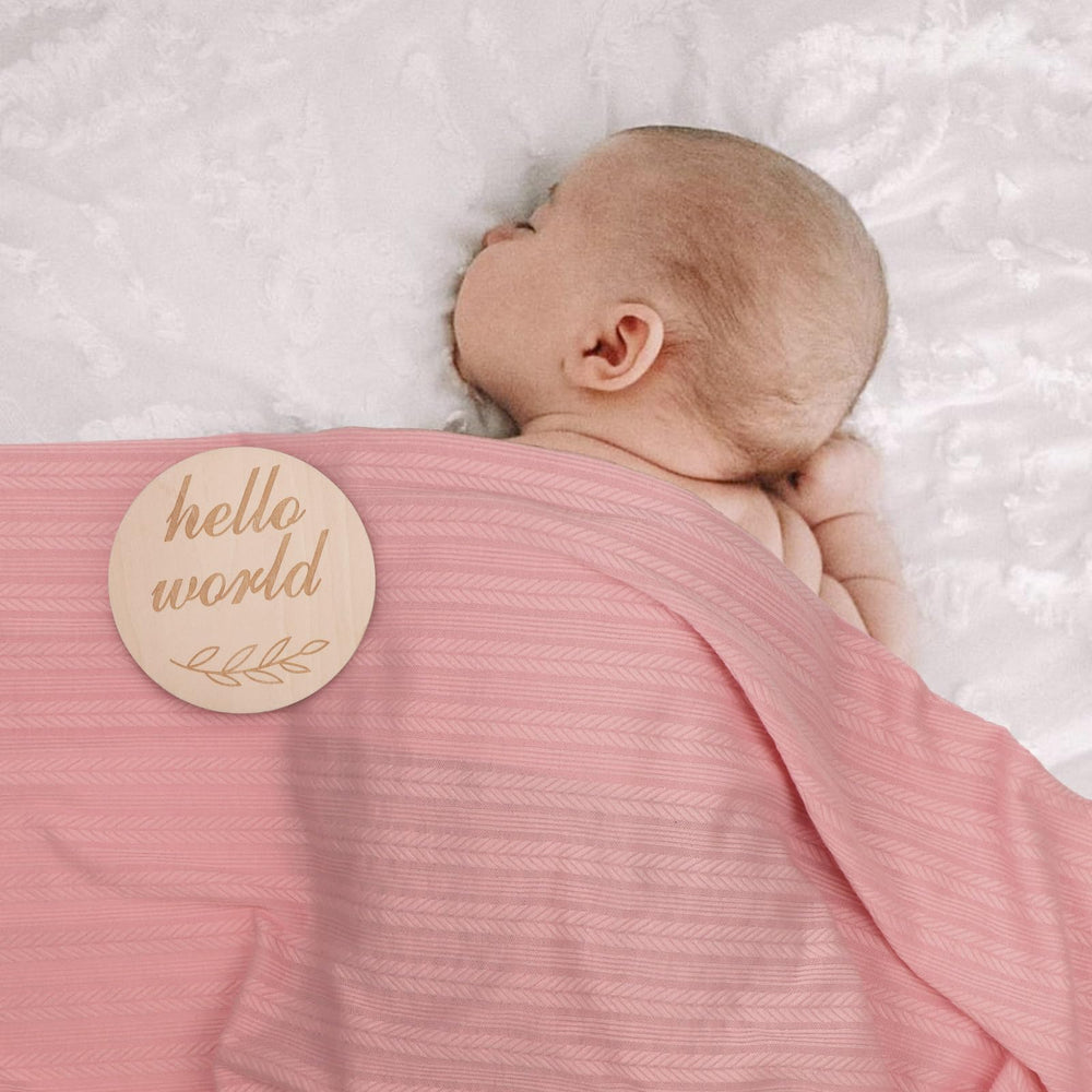 AQOKKA wheat-ear blanket design adds stylish pattern to photos.