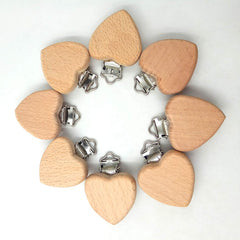 Arakierst pacifier clip chain accessory helps organize toys and teether companions.