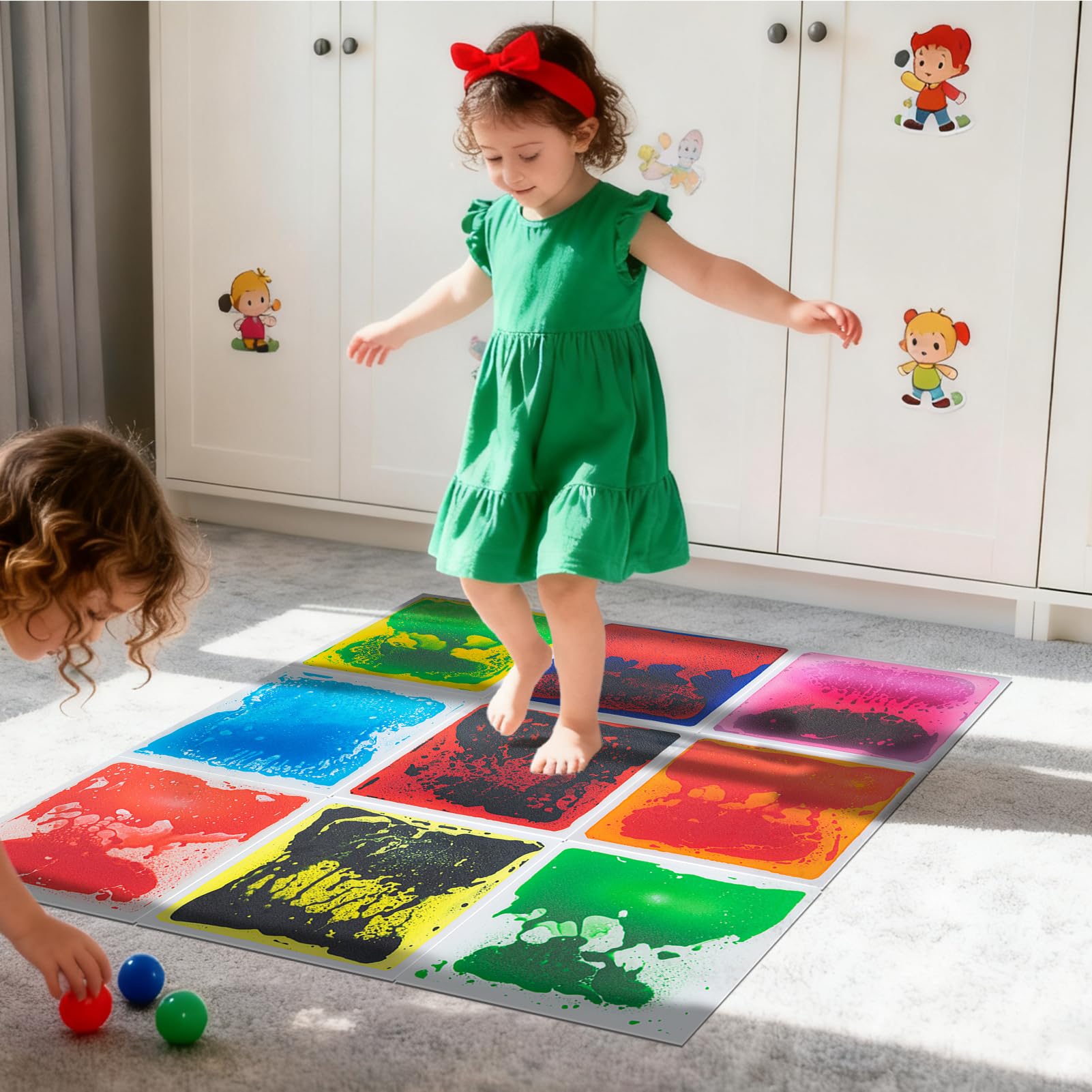 Art3d Liquid Fusion colors move on tiles during kids' play