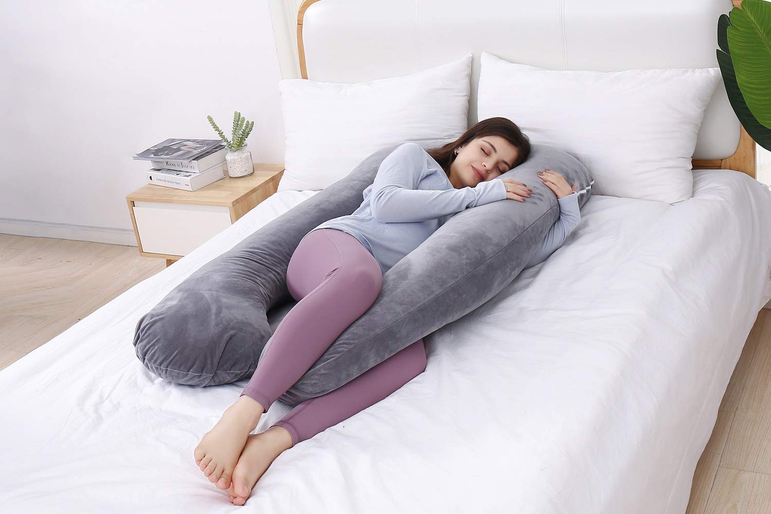 AS AWESLING velvet cover feels soft and durable for everyday comfort.