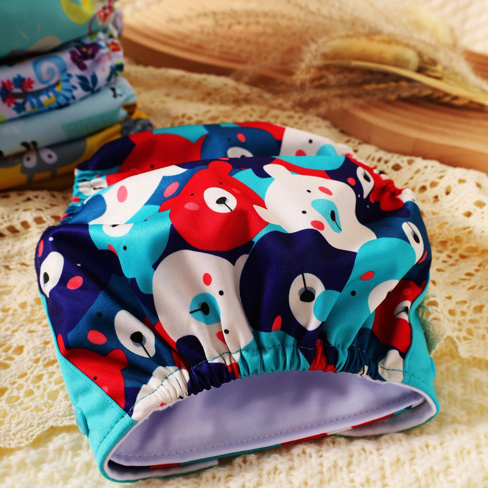Asenappy wet bag with zipper enables easy transport for on-the-go families.