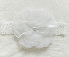 Asphinien elastic baby headband with soft lace; breathable, skin-friendly daily accessory.