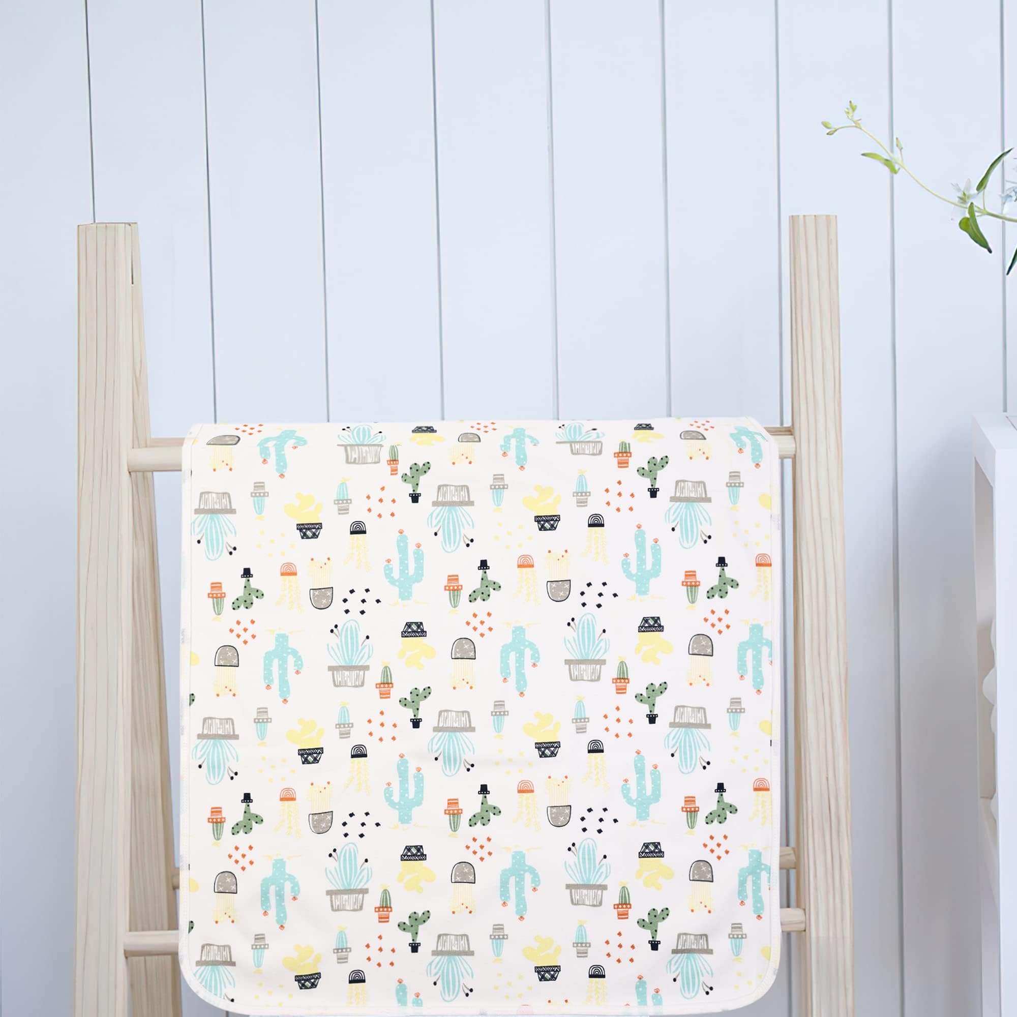 Asung soft-front cotton layer comforts baby skin during diaper changes.