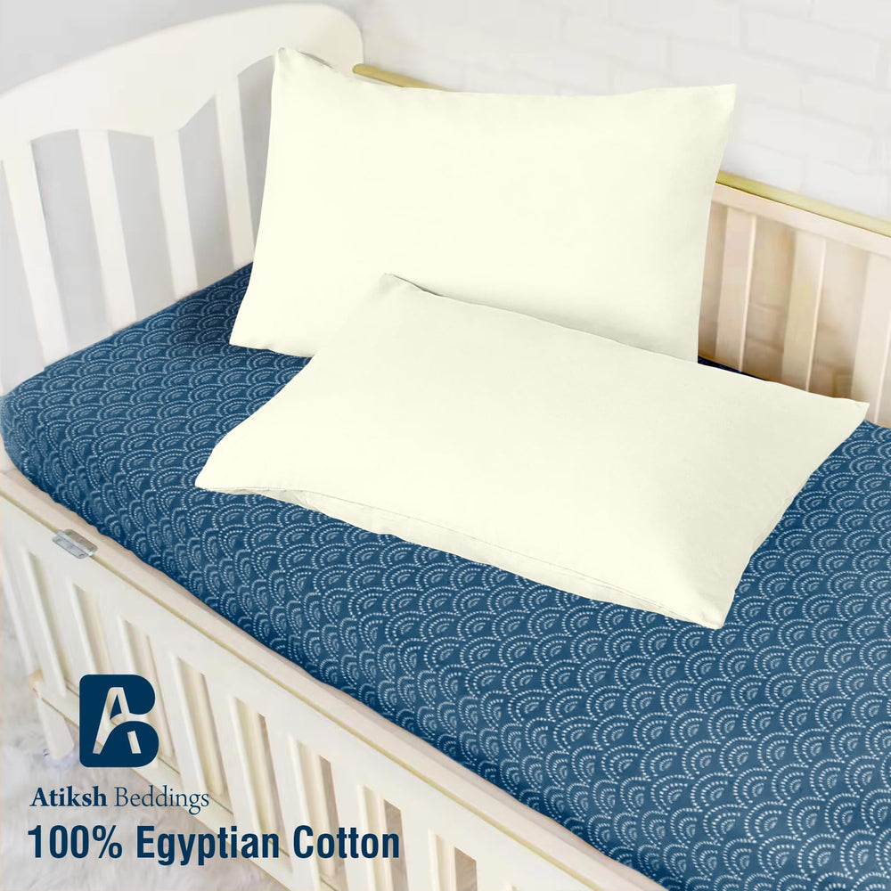 Atiksh Beddings youth pillowcase zipper-closure keeps travel pillow secure during trips.
