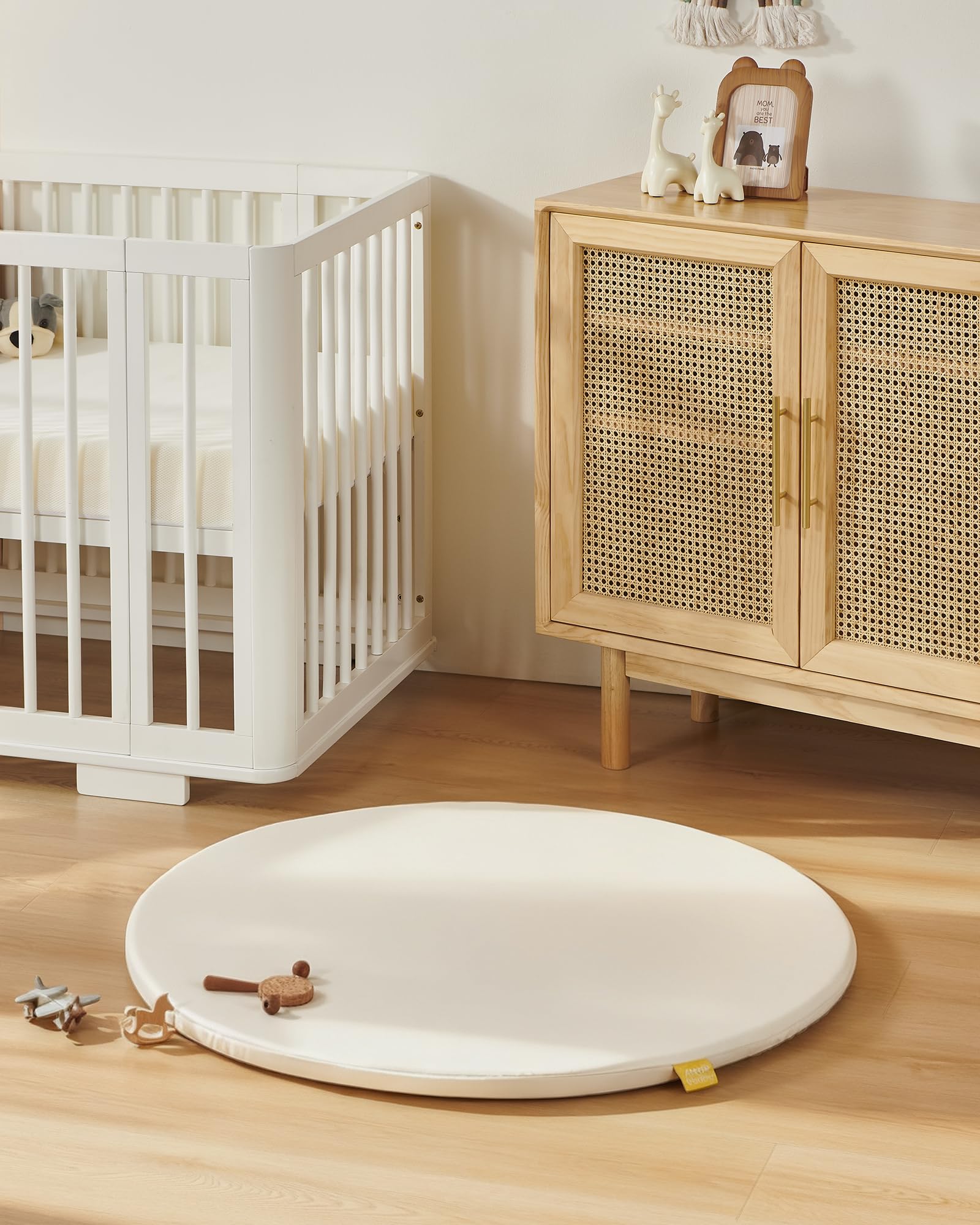 Attababy storage strap included for quick tidy-ups.