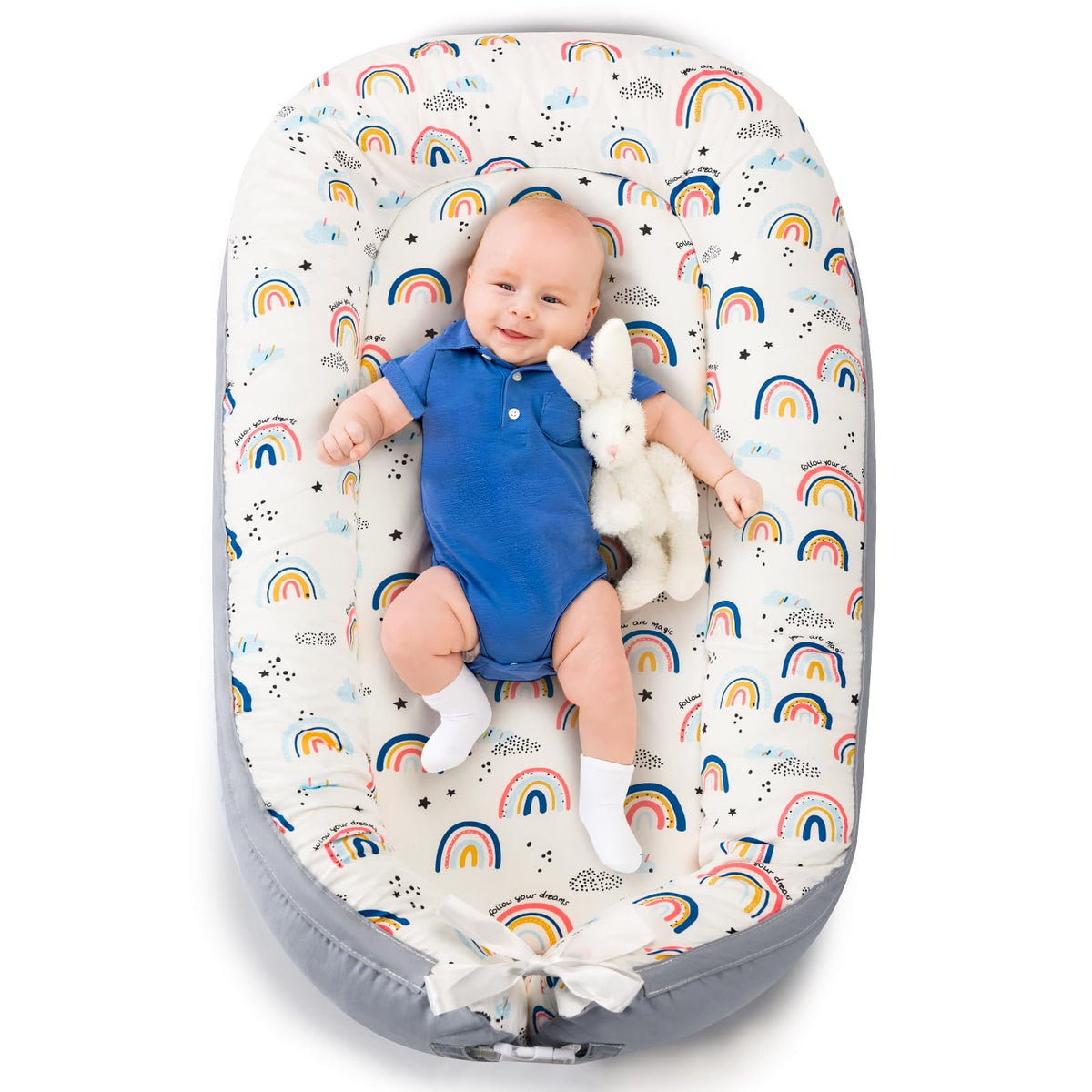 Aufona baby lounger soft-organic-cotton nest provides cozy newborn comfort.