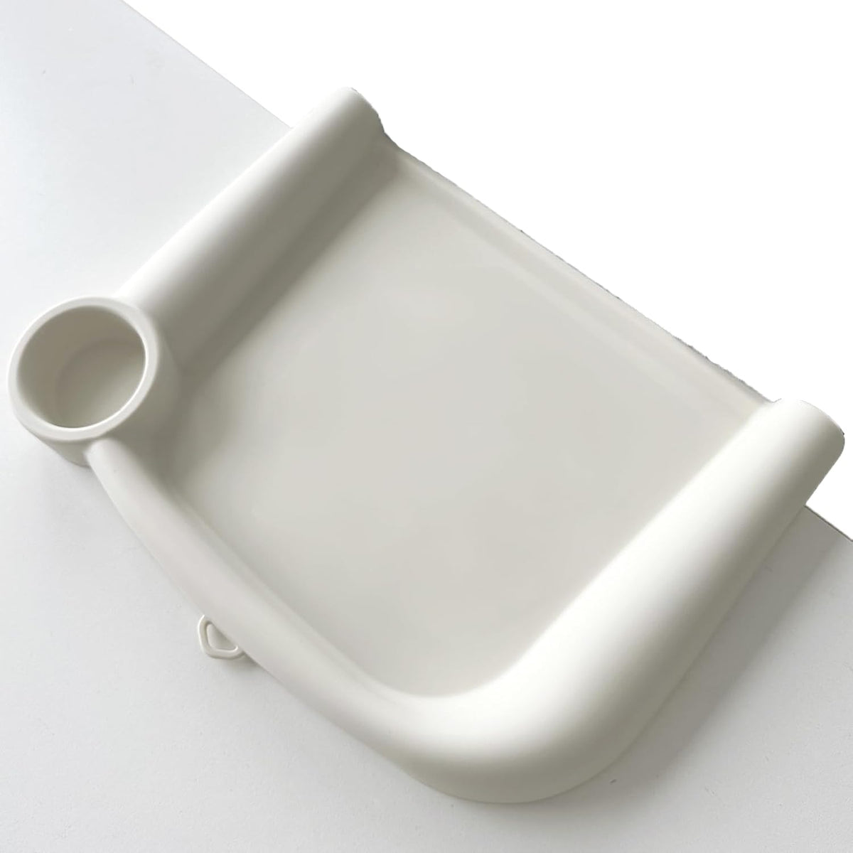 AukeyStar clip-on baby dining tray securely attaches to the Inglesina chair for tidy meals.