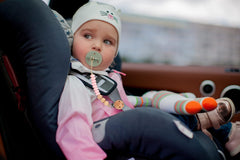 Aulege silicone pacifier clip close-up showing smooth material.