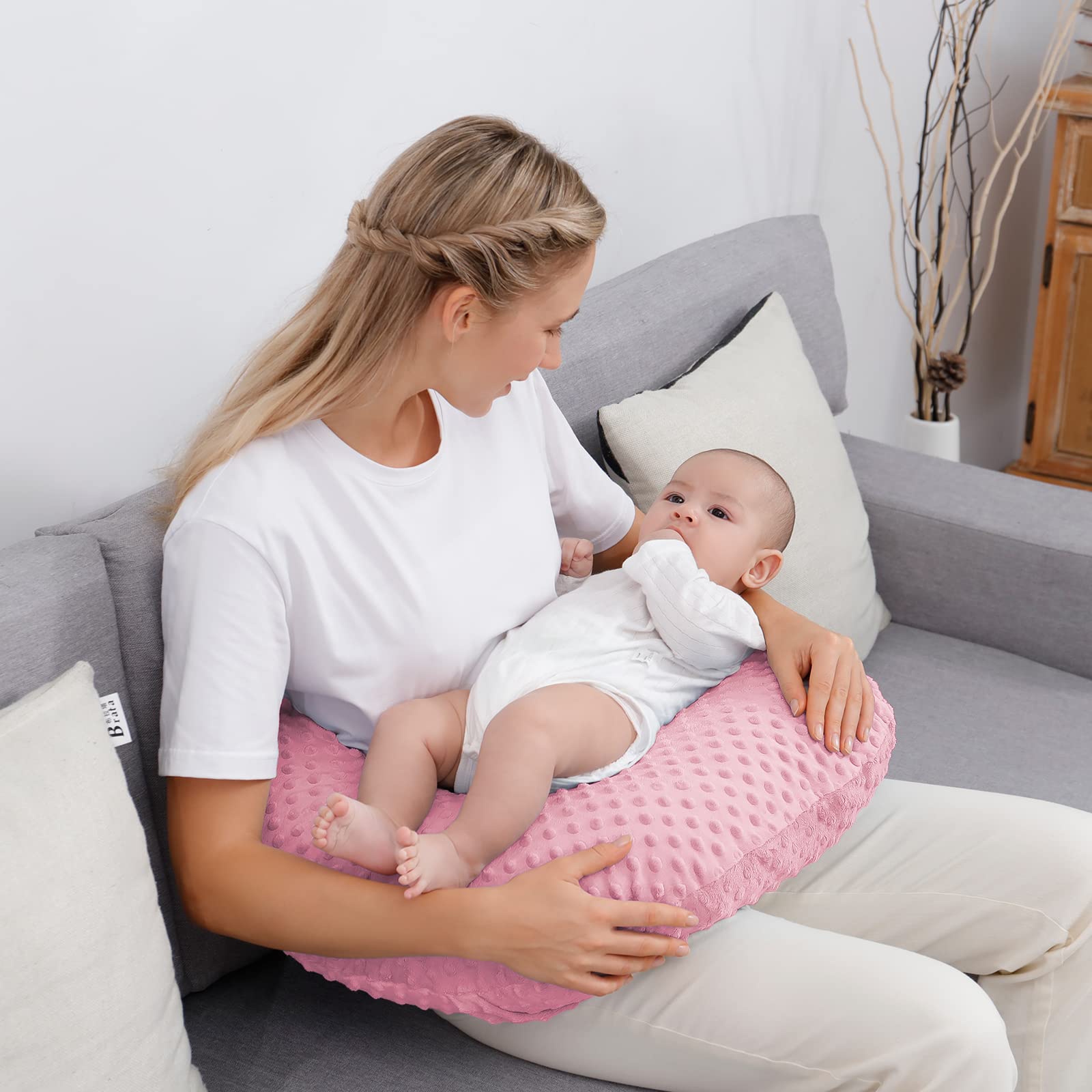 Aullar Nursing Pillow tummy time view supports playful development.