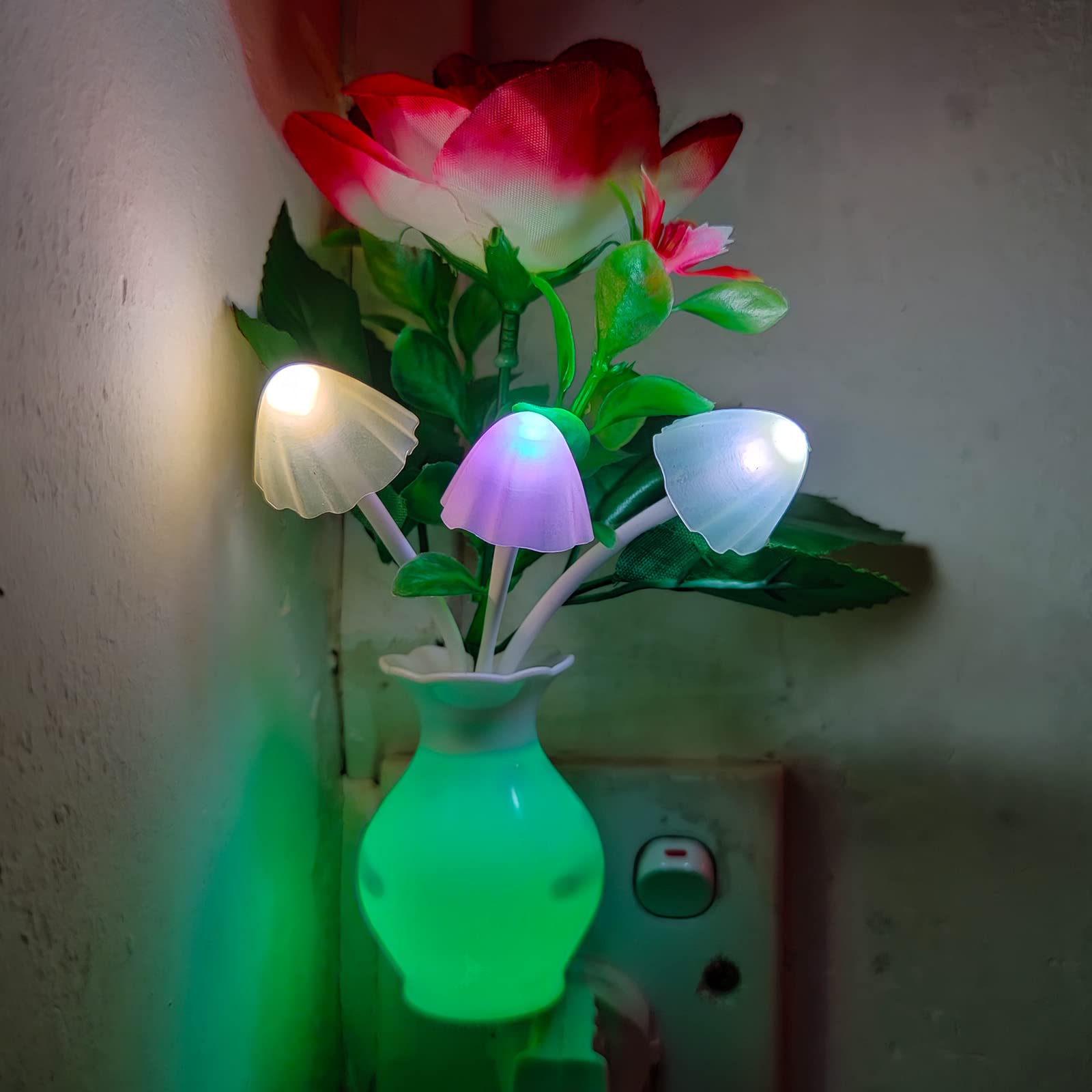 AUSAYE 7-color-changing lamp suits relaxed evenings and celebrations.