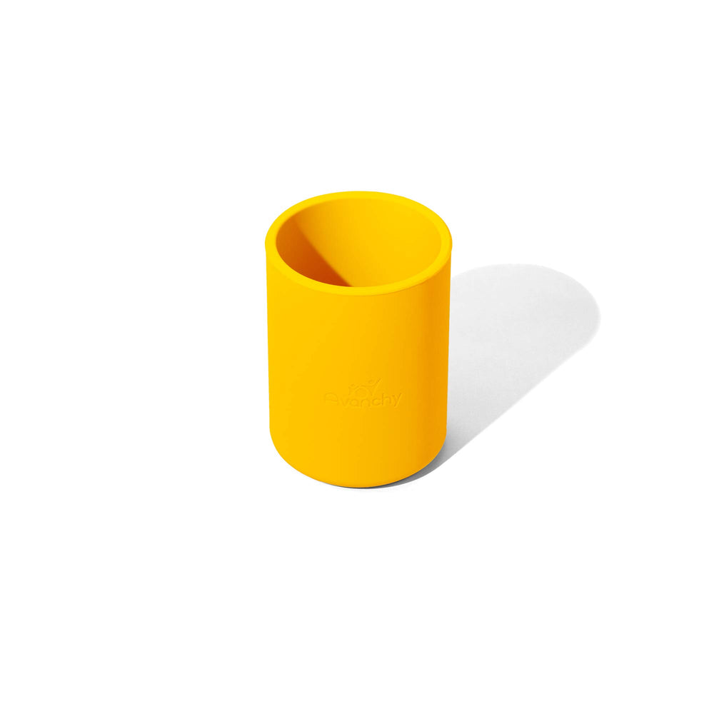 Safe durable cup withstands daily use in busy kitchens.