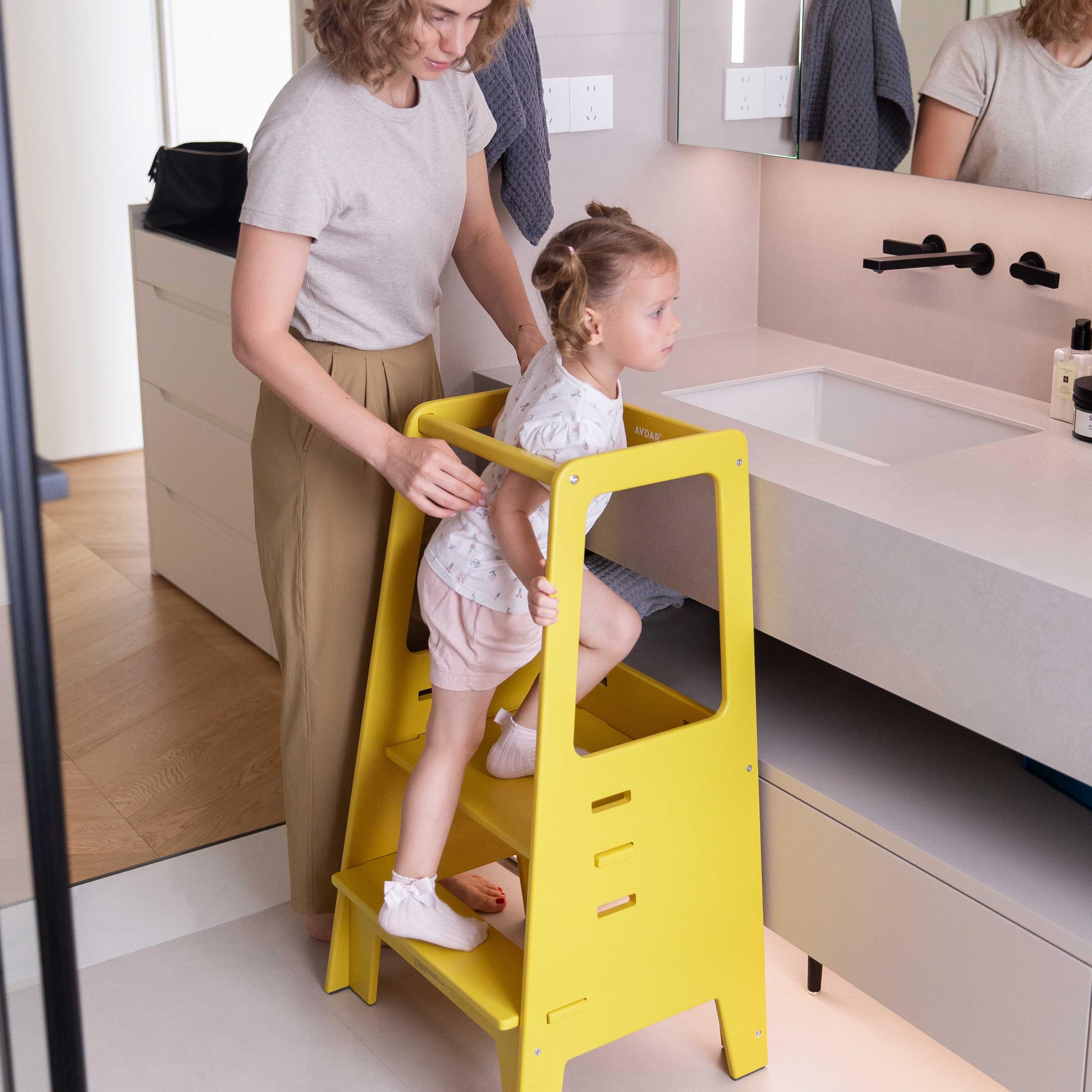 AVDAR Toddler Standing Tower adjustable height demonstrates growth with your child during meals