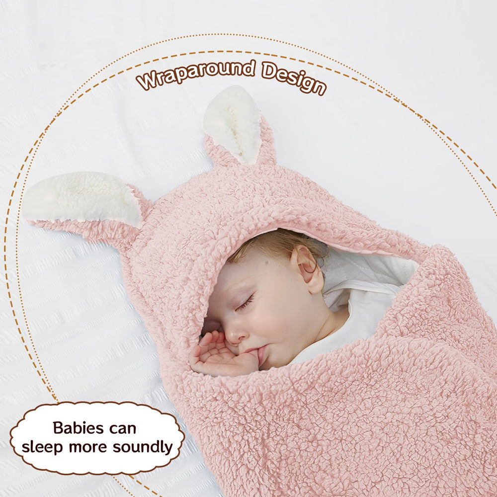 Independent foot design keeps baby warm while allowing leg movement.