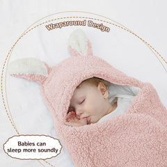 Independent foot design keeps baby warm while allowing leg movement.