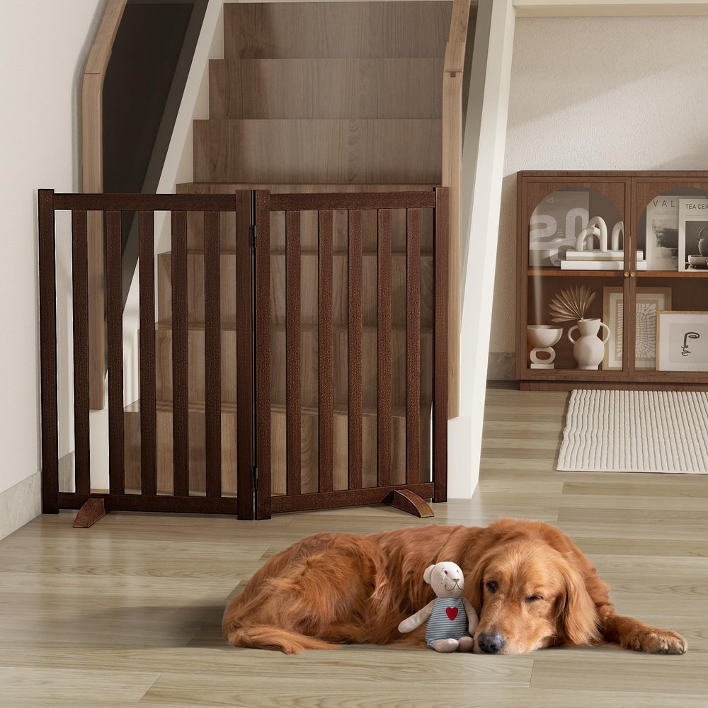 Axeman 30-inch tall gate with hinges for flexible shaping and quick reconfiguration.