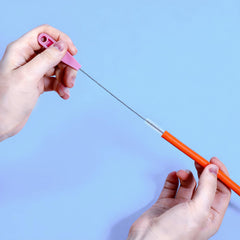 Azefnuhk straw brush corner-cleaner tackles hard-to-reach corners with ease.