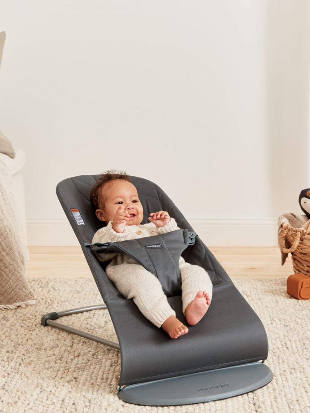 BabyBjörn Bouncer Bliss cotton fabric keeps baby comfy for long sessions.