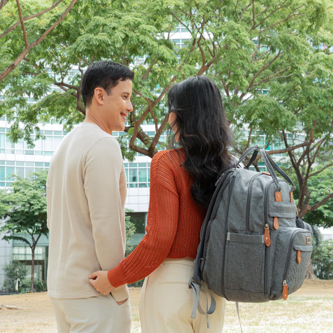 Durable, water-resistant fabric on BabbleRoo bag withstands daily use.