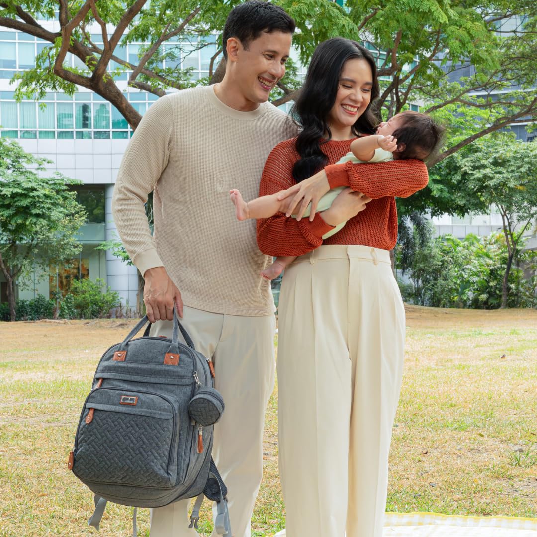 Luggage sleeve on BabbleRoo bag eases airport-to-car transitions.