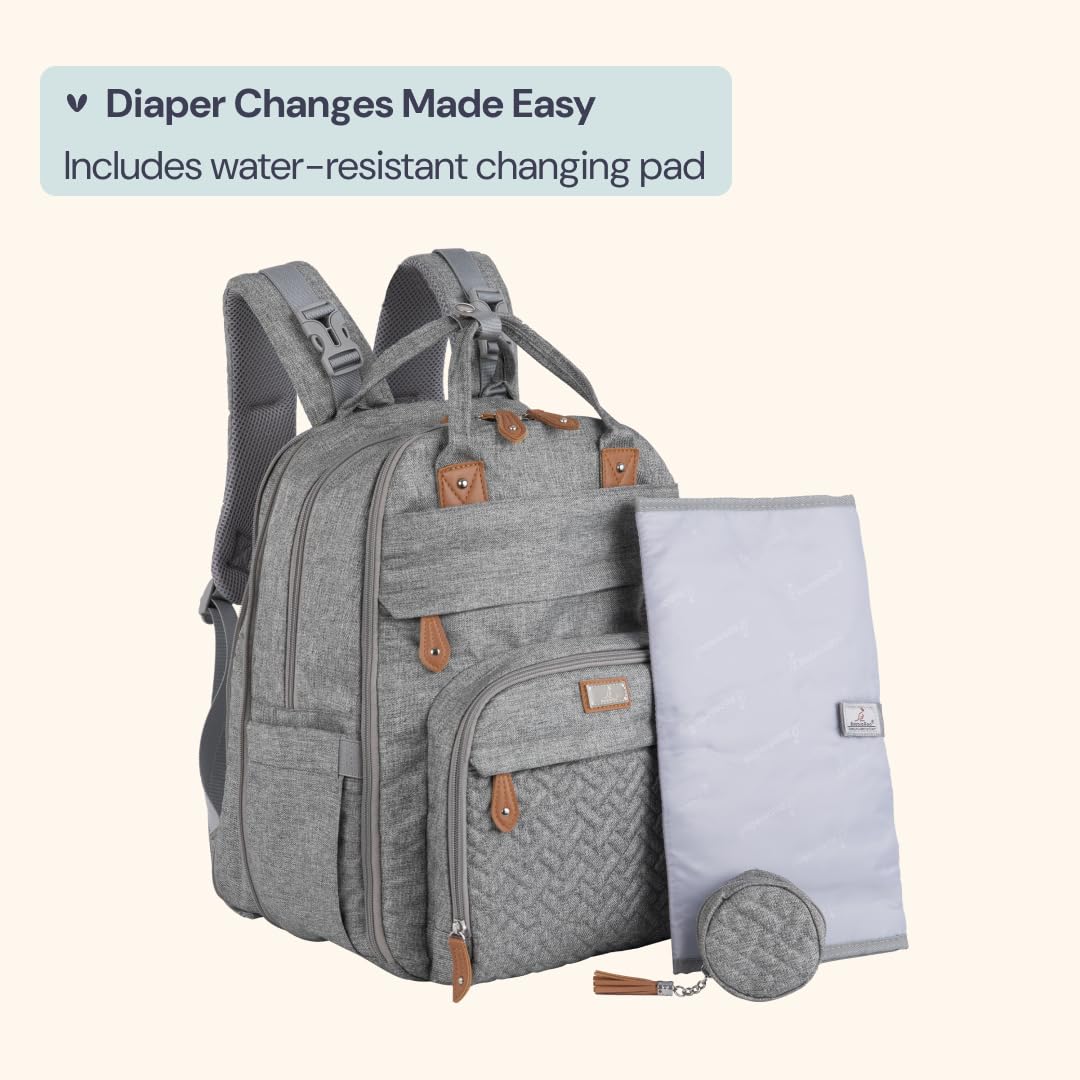 Wipe pocket in BabbleRoo bag keeps wipes within reach.