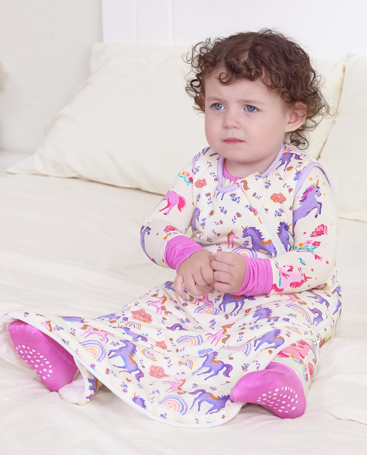 Babee Reshinee fade-resistant fabric stays vibrant after washes.