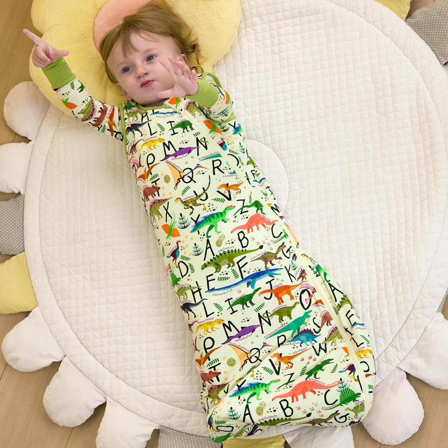 Four sizes XS to L grow with babies from 0 to 3T