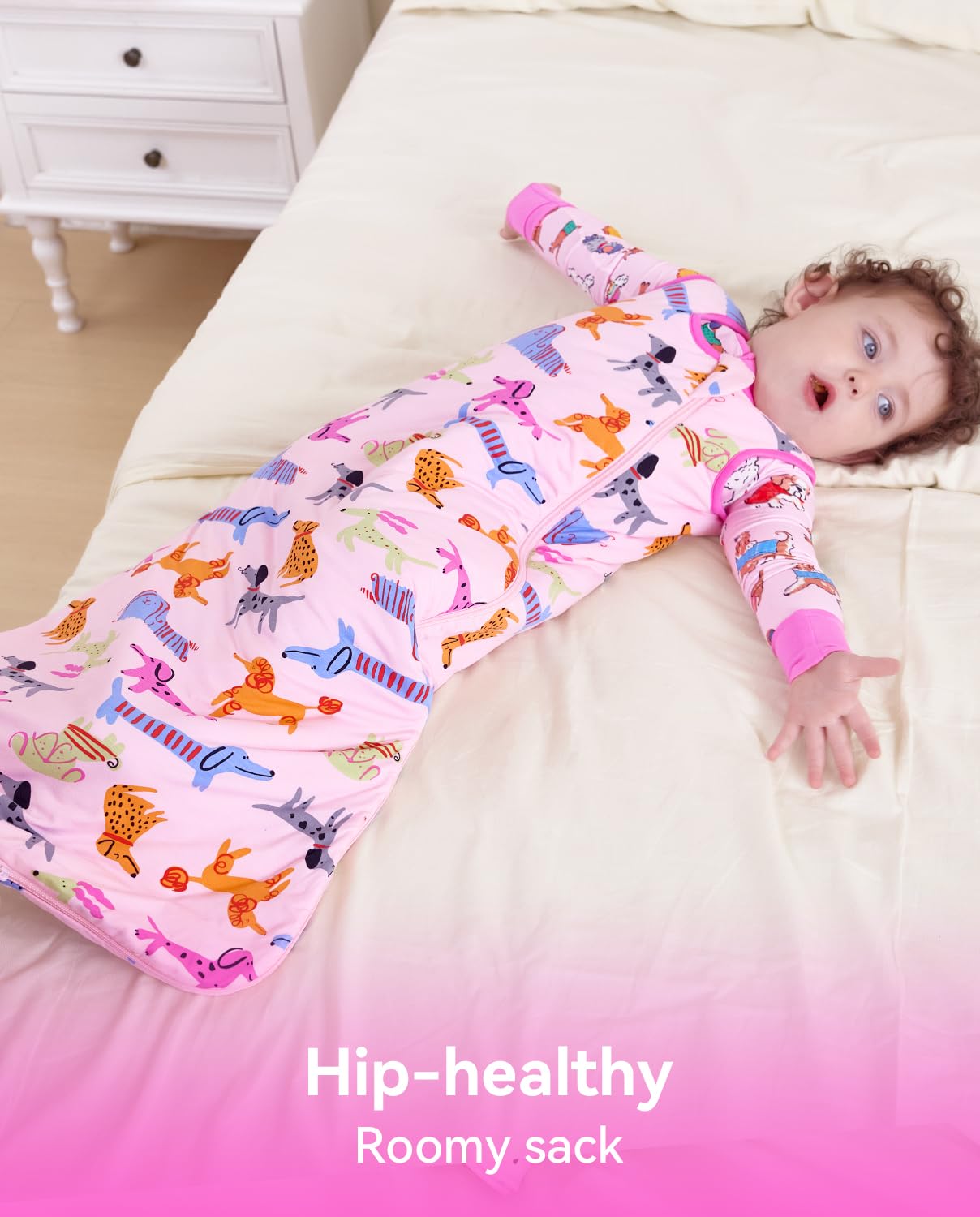 Babee Reshinee stretchy leg area supports frog-leg sleep.