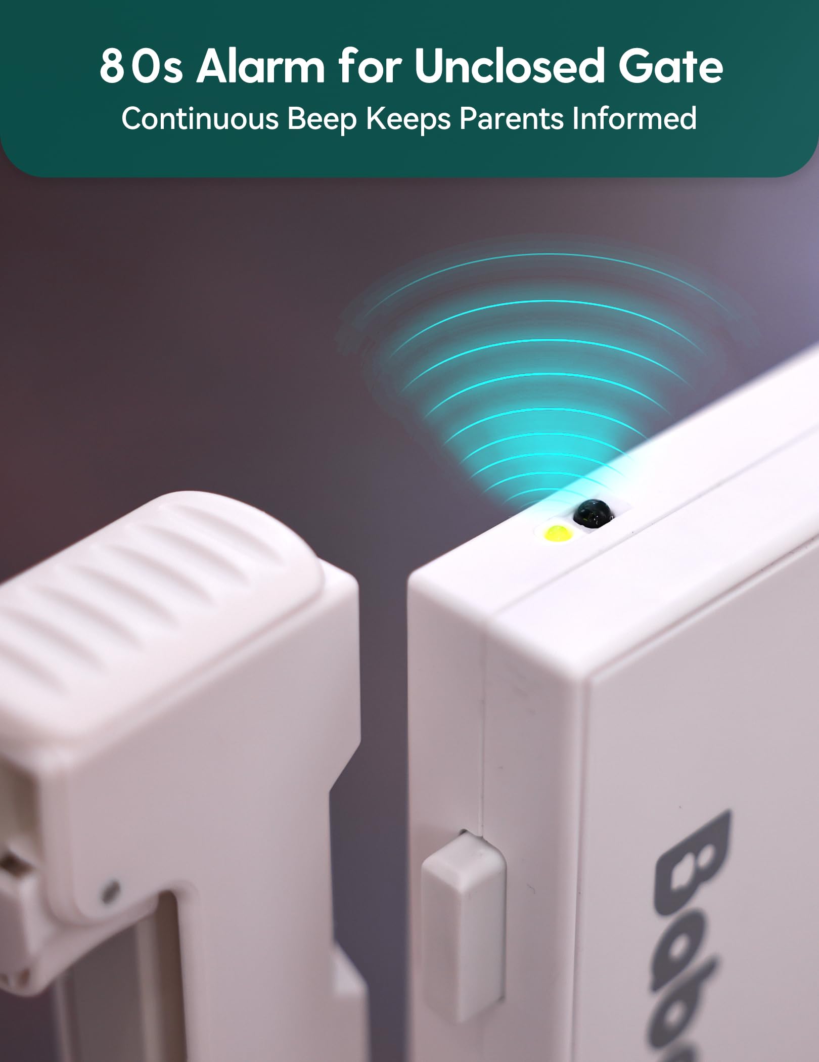 BABELIO Auto-Close gate in action demonstrates hands-free convenience