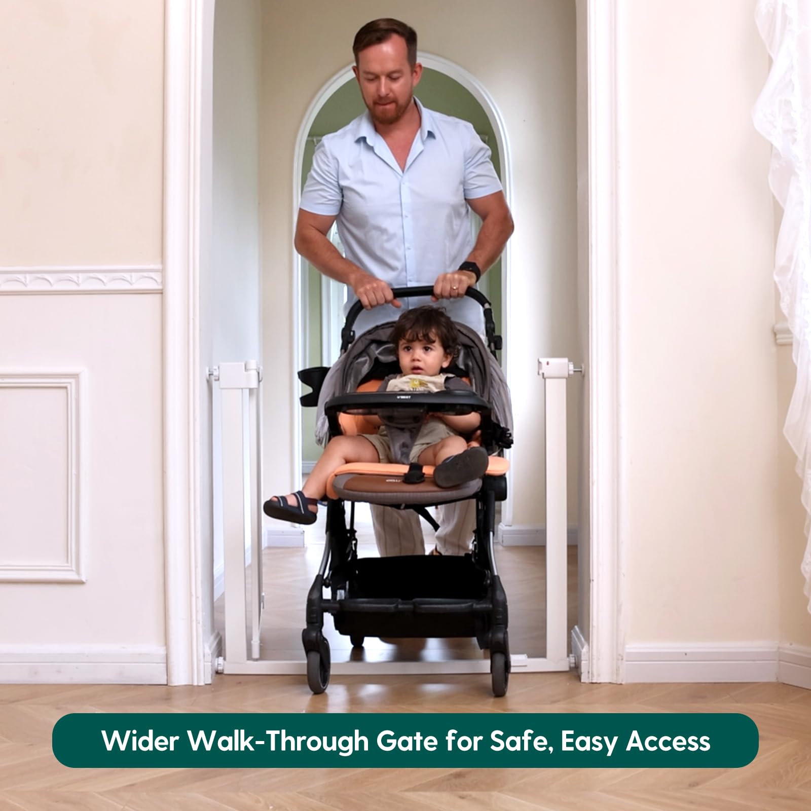 BABELIO baby gate shows red-green lock indicator at a glance.