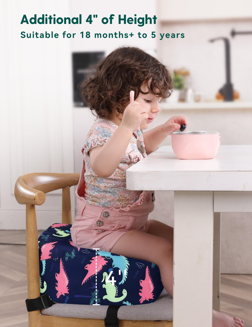 BABELIO adjustable straps demonstrate secure fit for growing children.