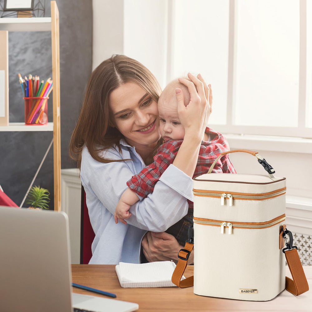 Comfortable shoulder strap enables hands-free carrying