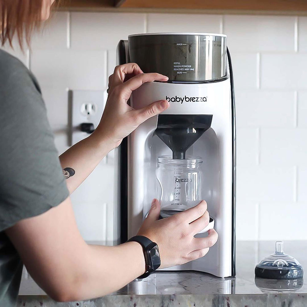 Baby Brezza Formula Pro Advanced cleaning-friendly design supports quick maintenance