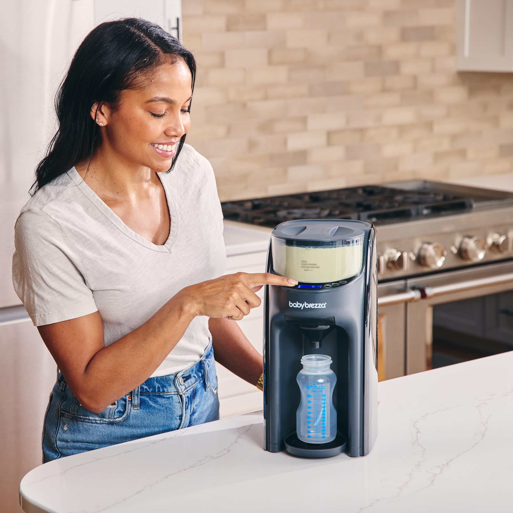 Baby Brezza Formula Pro Advanced quick, hands-free feeding routine.