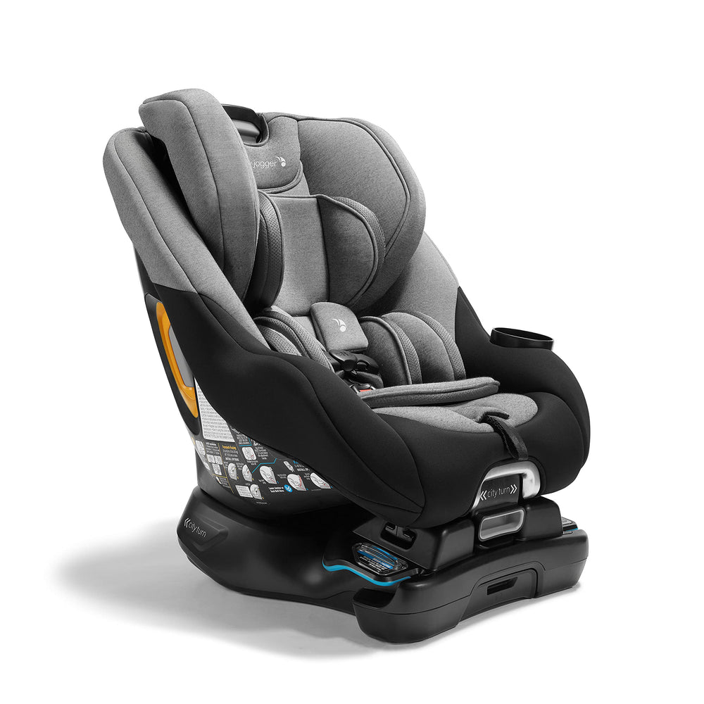 City Turn rotating seat front view shows easy buckling and close child access