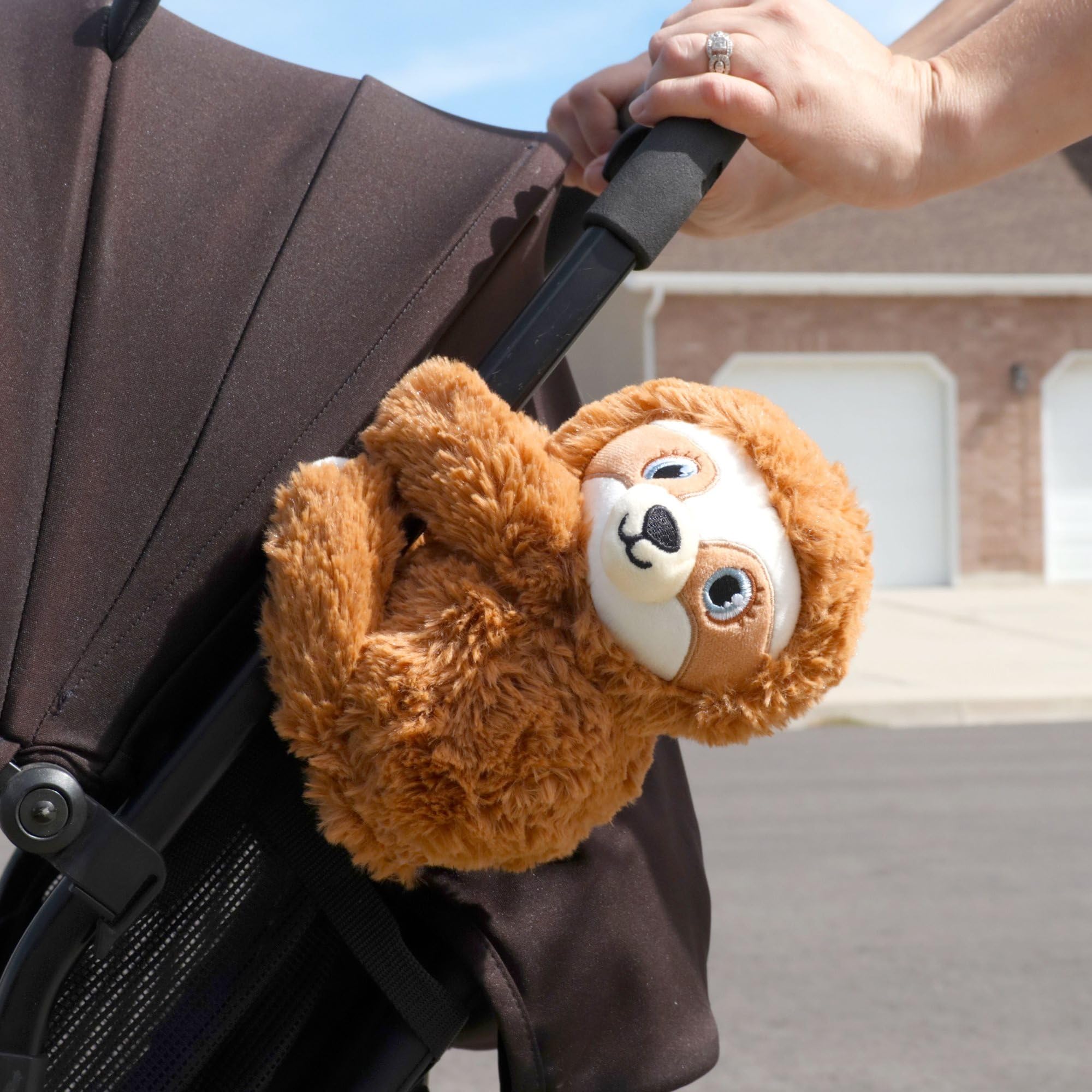 Baby Shusher Sloth volume control lets you tailor sound.