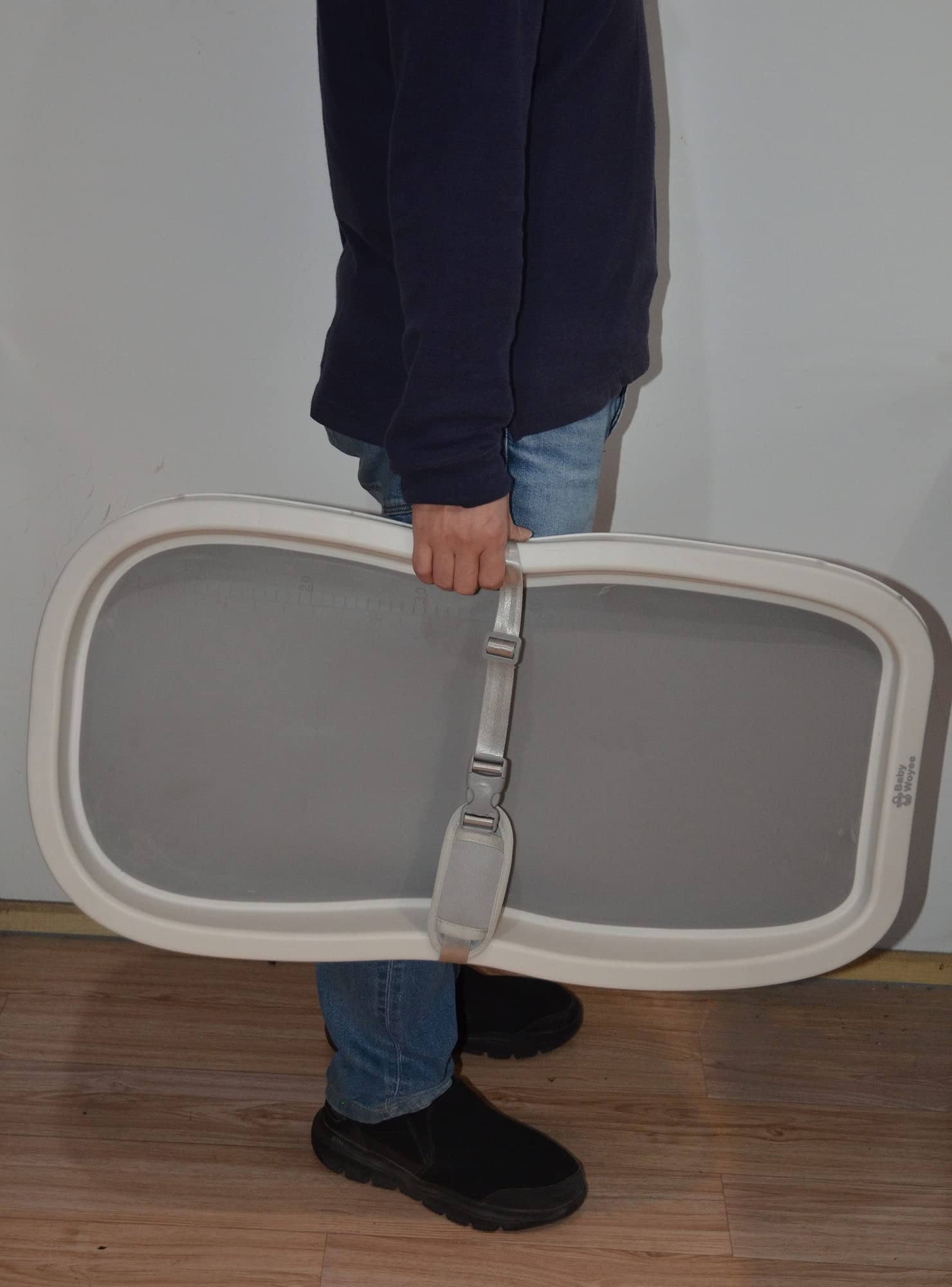 Gray Baby Woyee Duraking Pro pad is lightweight and portable.