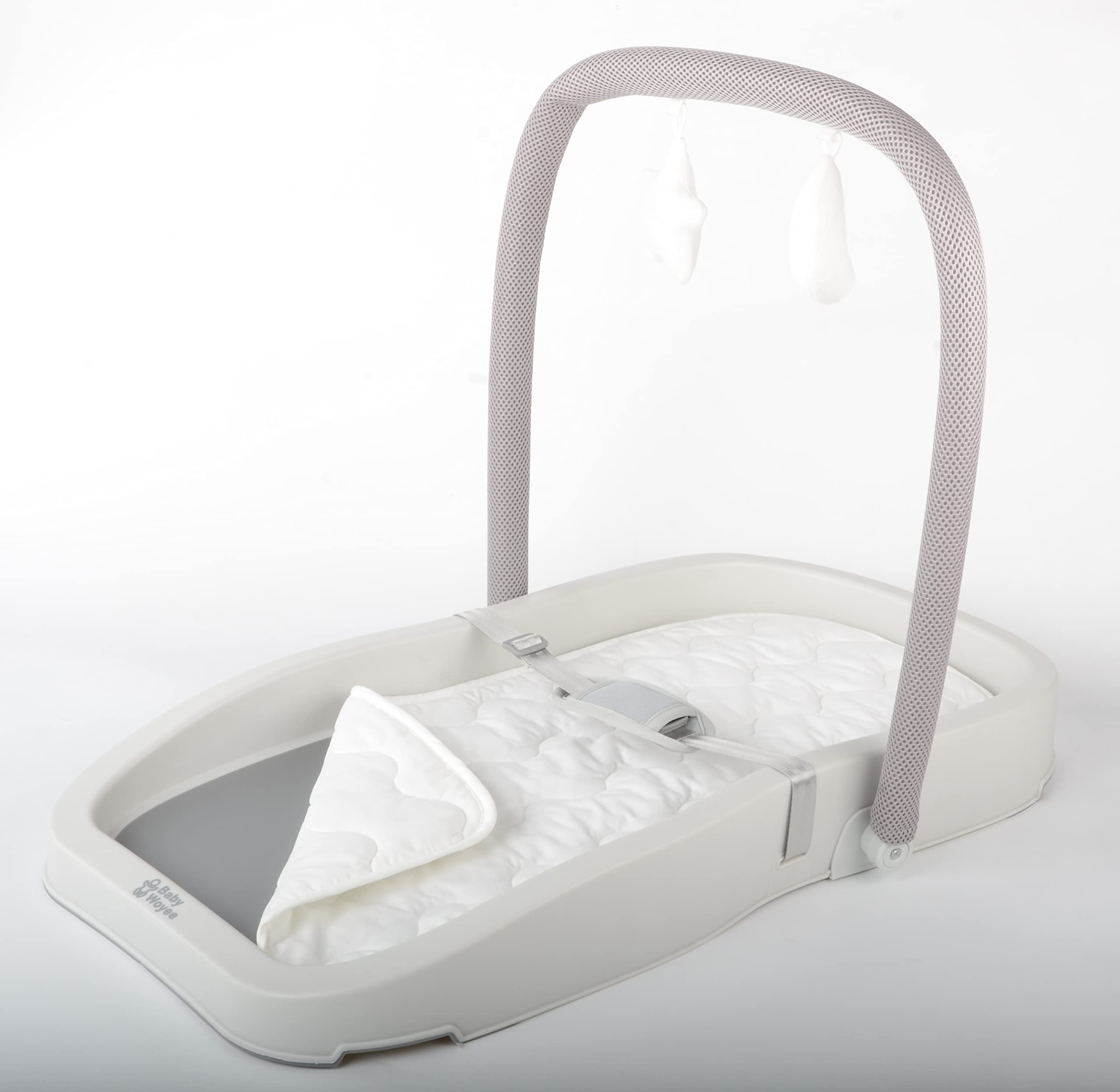 Baby Woyee Duraking Pro waterproof pad cleans easily after diaper changes.
