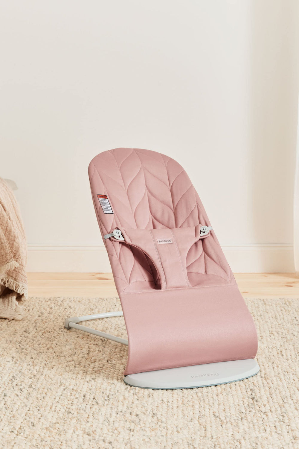 BabyBjörn Bouncer Bliss provides easy adjustment to three positions for comfort.