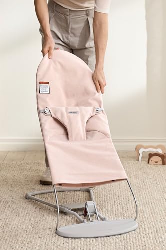 BabyBjörn Bouncer Bliss seat turned to chair, demonstrates 2-in-1 design.