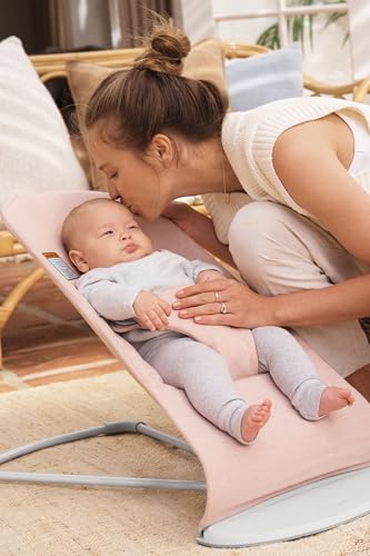 BabyBjörn Bouncer Bliss side view, portable and lightweight design.
